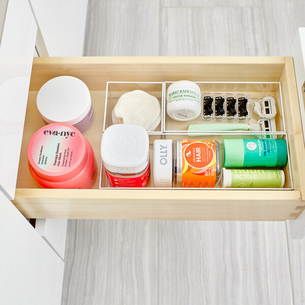 Keeping it clean and simple 🤍✨ Even small changes add up to big results in your home. ✨ Drawer organizers from the @Sarahtannomakeup collection on @Amazon 💝 #iDLiveSimply #DrawerOrganization #BathOrg