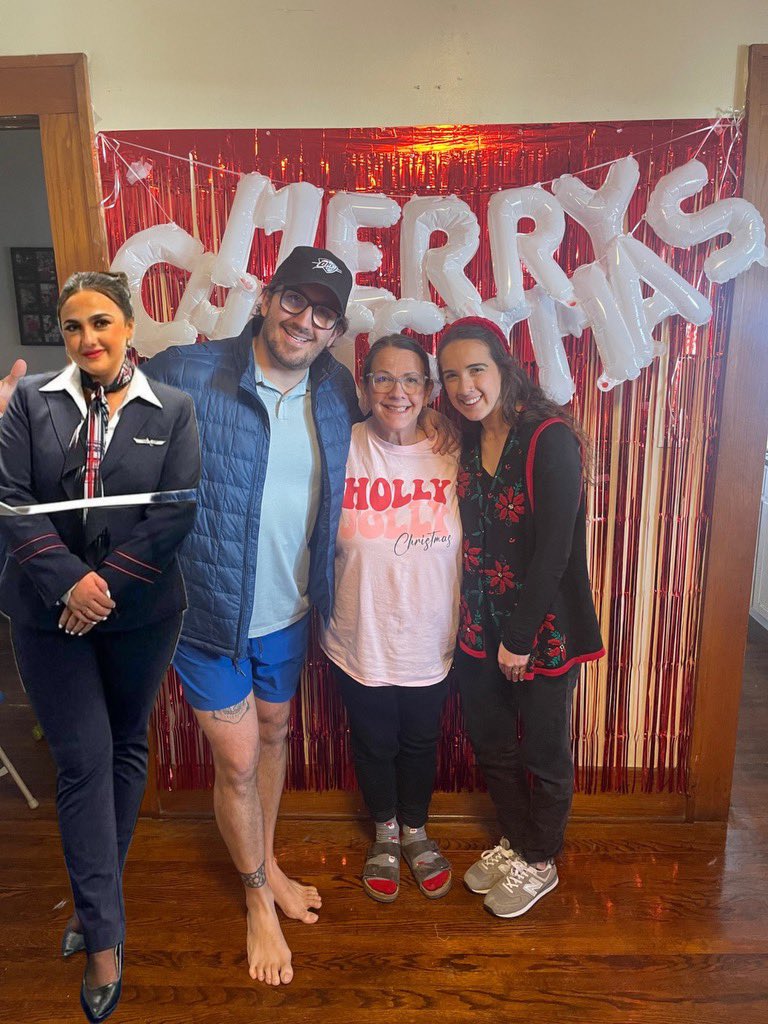 Kim Davis Isaac tweet media