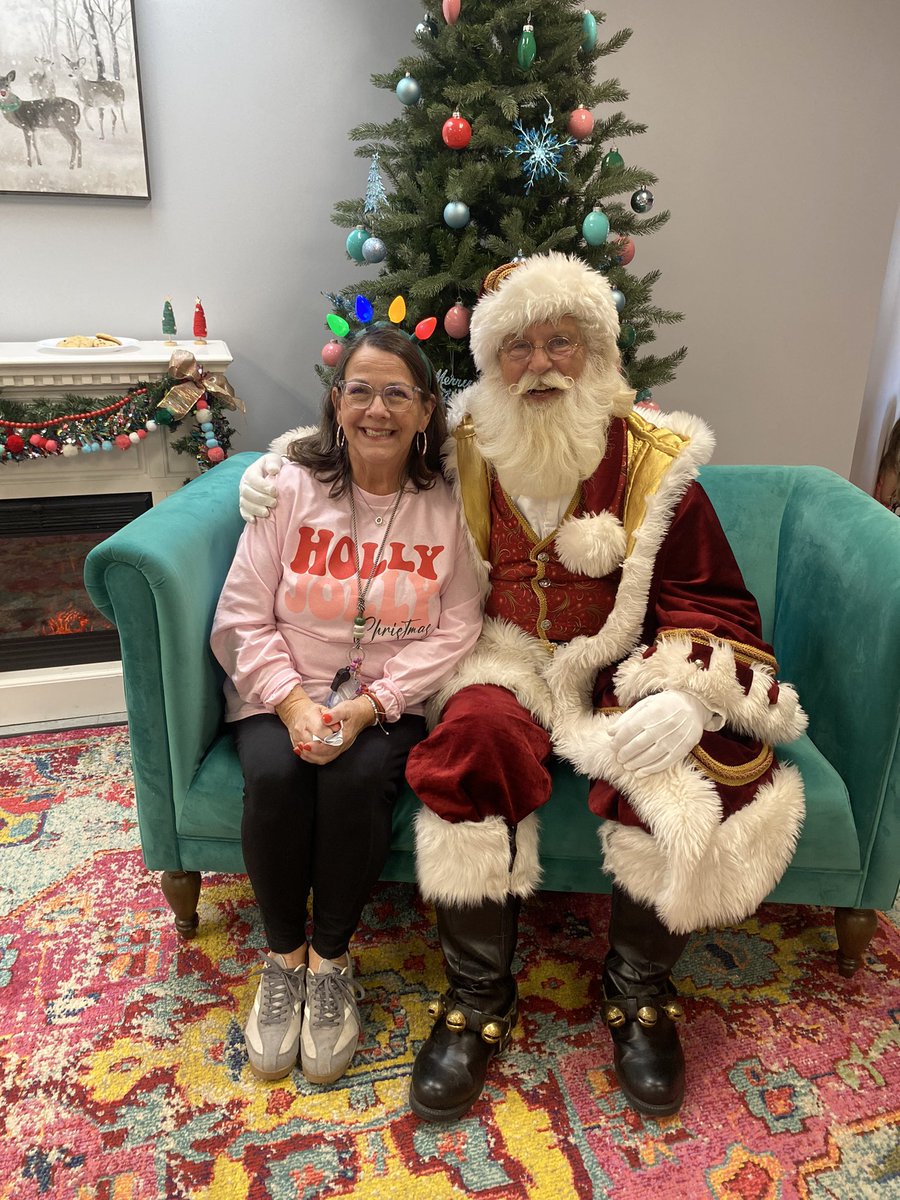 Kim Davis Isaac tweet media