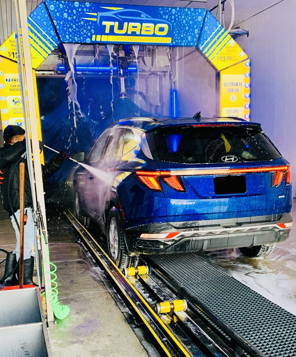 turbo_car_wash's tweet image. This weekend was a mess, but your car doesn’t have to be! Our wash is here to clean it up. Start the week worry-free with a gleaming ride! 🌧️🚙✨ #WeekendCleanup #CarWashRevival #FreshCar #MondayShine