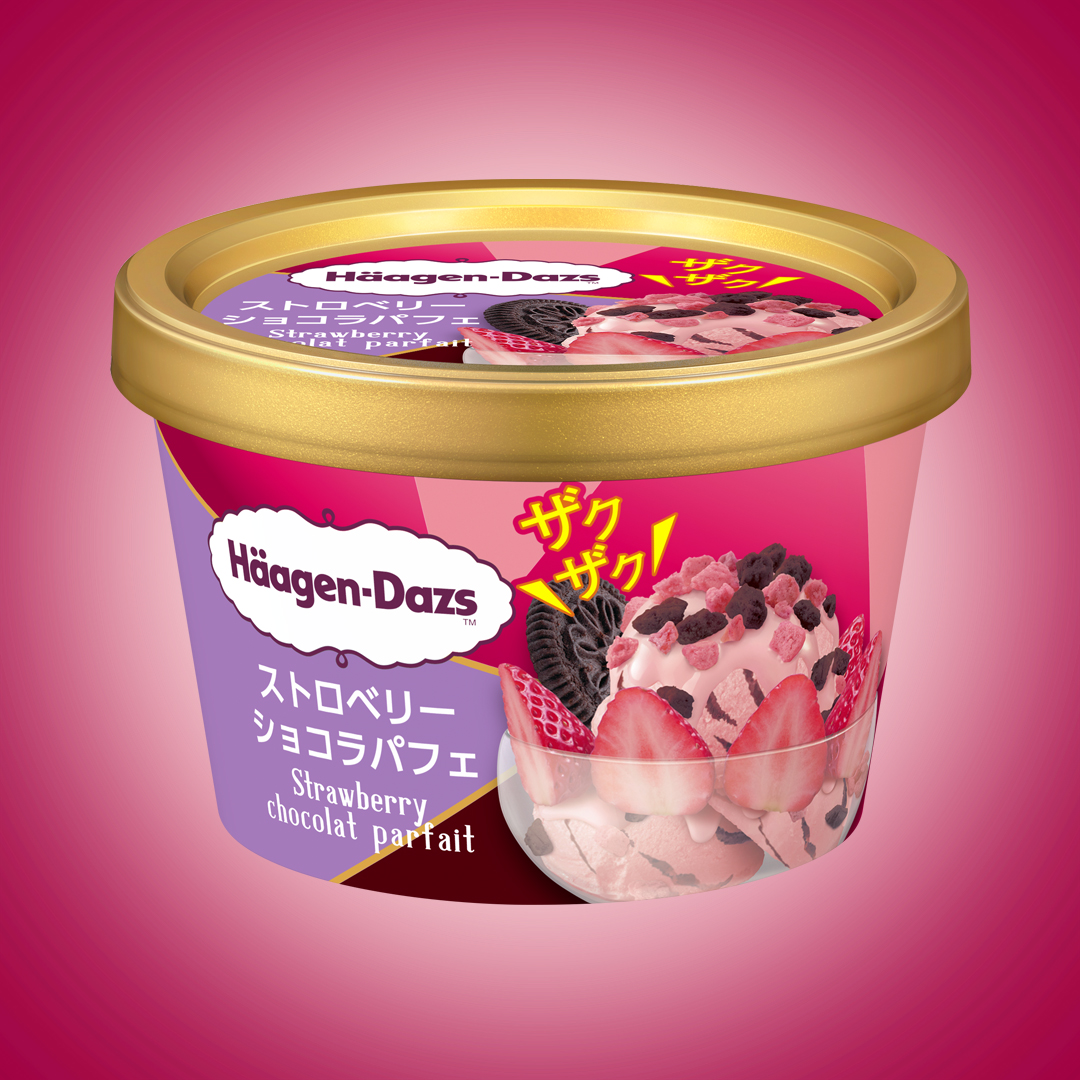 Haagen_Dazs_JP's tweet photo. 🍓🍫本日発売🍓����

多くのお客様からご好評いただいた、ミニカップ『#ストロベリーショコラパフェ』が全国のファミリーマートで期間限定再登場✨

ストロベリーの華やかな甘さと、チョコレートの濃厚な味わいに、クッキーのザクザク食感が楽しめます😍

食べてみたい！という方は、リポスト🔃 https://t.co/s72PqgRET9