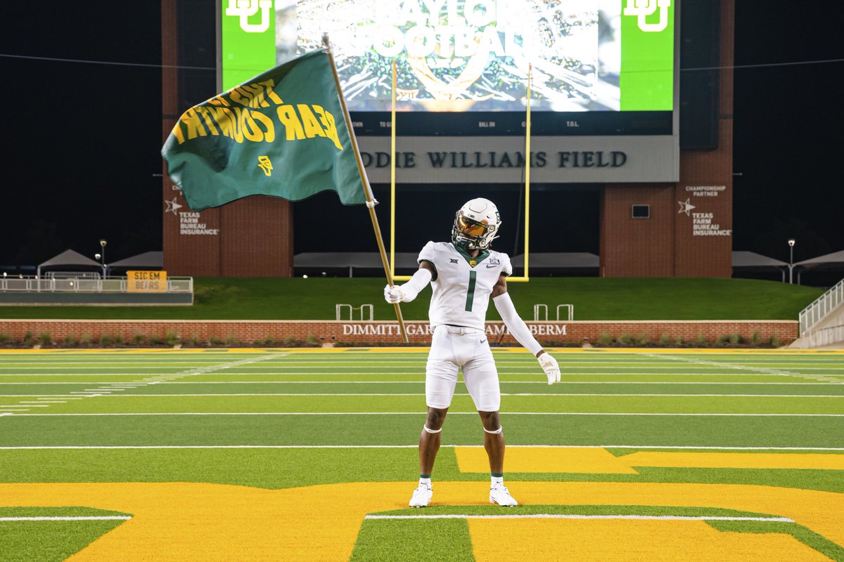 ashtynhawkins's tweet photo. Wassup Waco😈 #COMMITTED🐻💚💛 https://t.co/wT34if9HrC