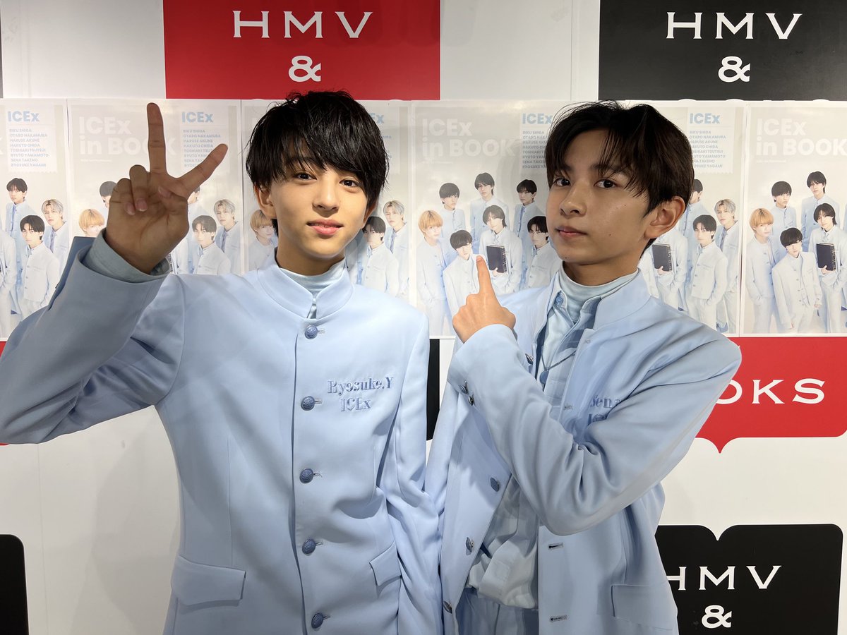 We'll be gradually thawing out more behind-the-scenes shots from the  photo book shoot, so stay tuned for that! 💜