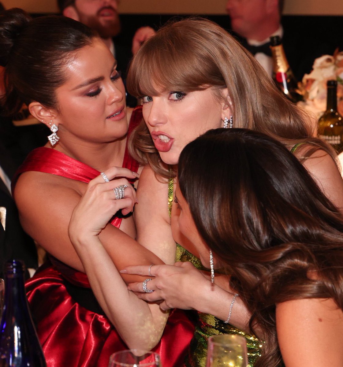 Taylor Swift News tweet media