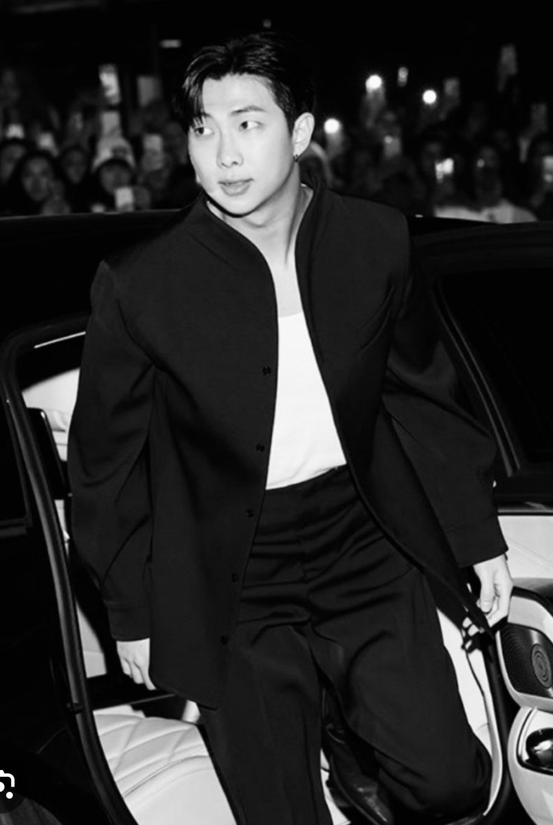Bangtan7_ami's tweet photo. Drop a picture of Namjoon in B&amp;W https://t.co/a15195wfrn