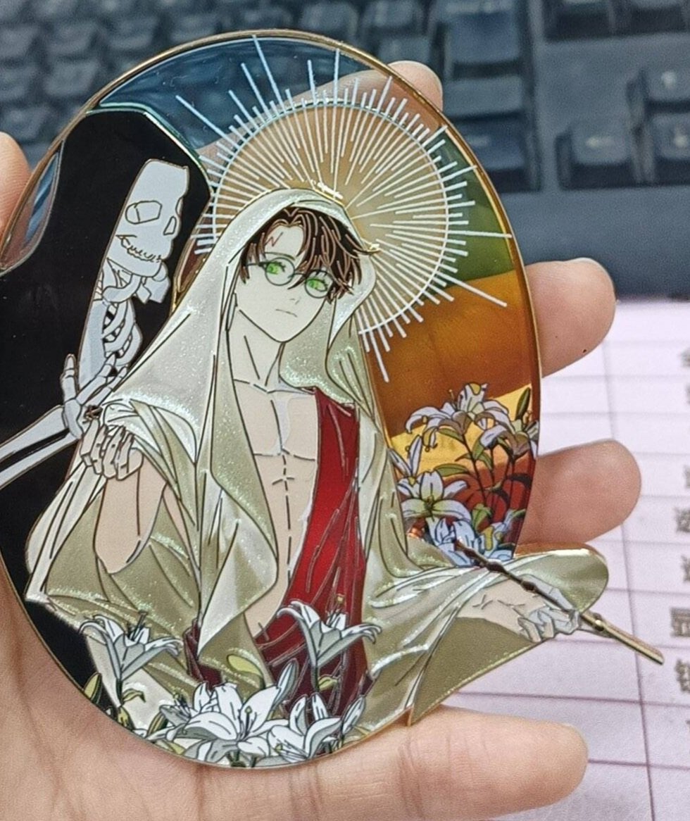 He is Saint, and he is the true master of death ...
我忍不住為了工廠發給我的樣品照片而尖叫，我太喜歡隱身衣的珠光，它讓哈利看起來是這樣神聖😌