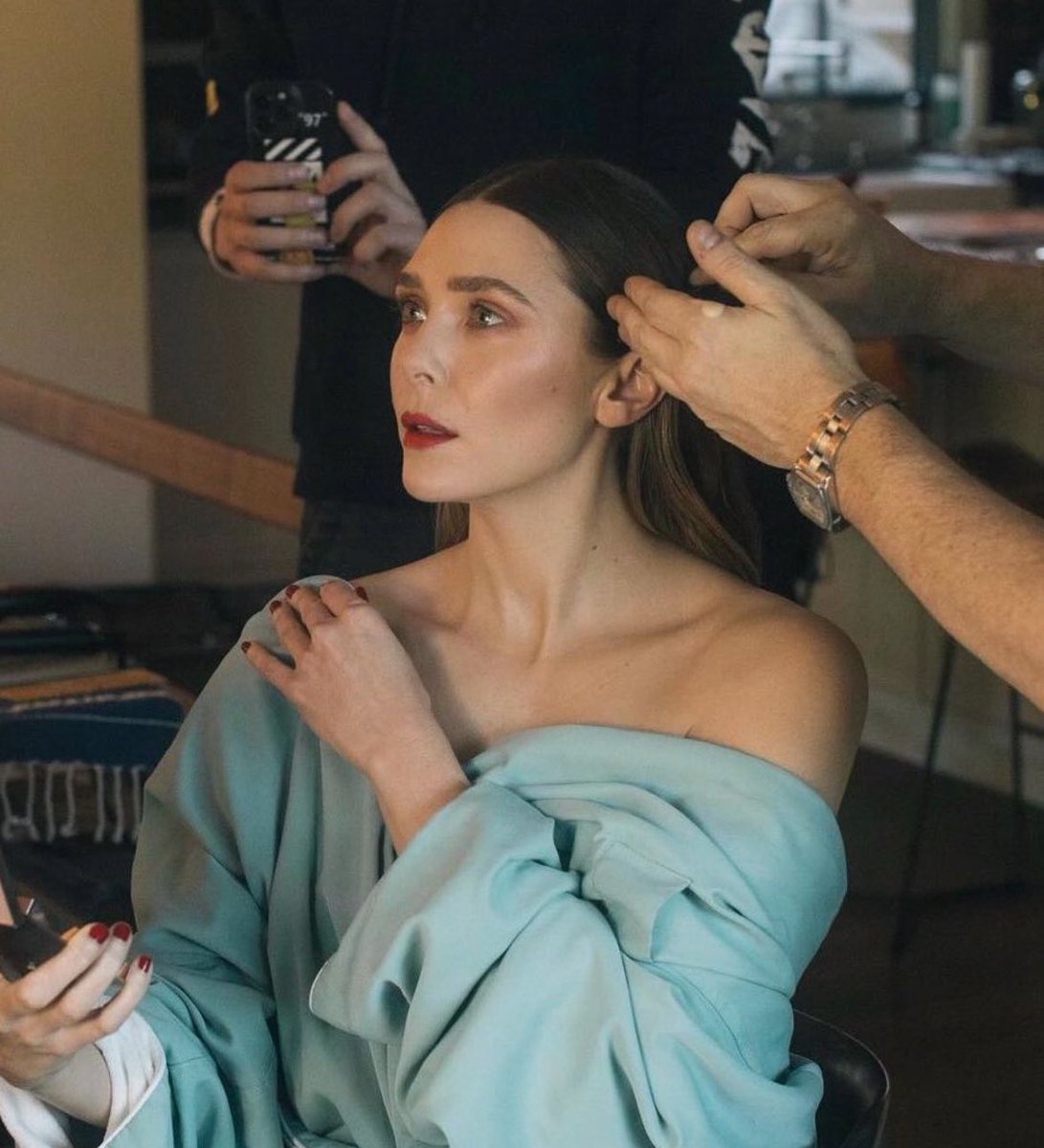 aoumaximoff's tweet photo. elizabeth olsen served so hard i had to come out of retirement https://t.co/b1tihqRctb