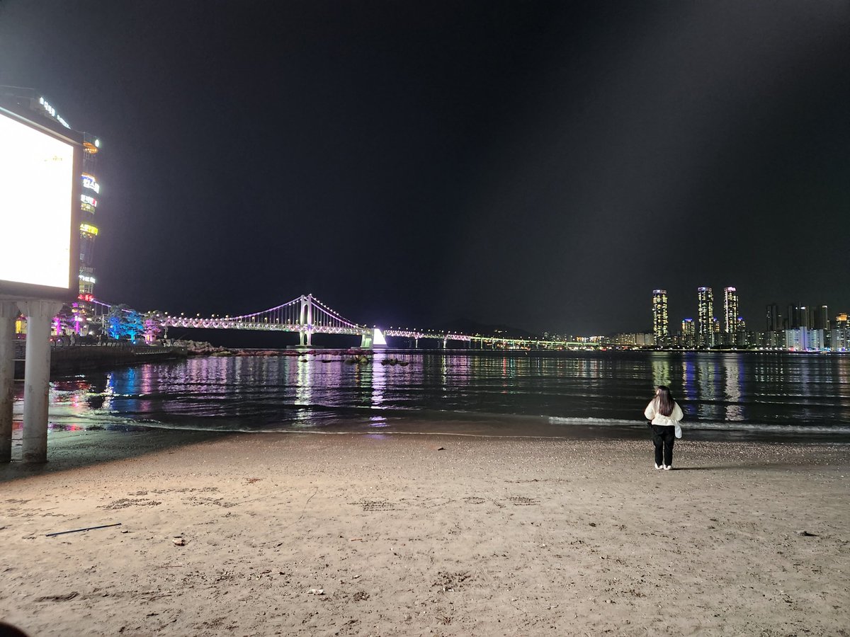 seon98765's tweet photo. 전에 찍은건데.. ㅎㅎ 언제봐도 
이쁘지 ㅎㅎ 

#부산 #광안리 https://t.co/qAvPeTfAzk