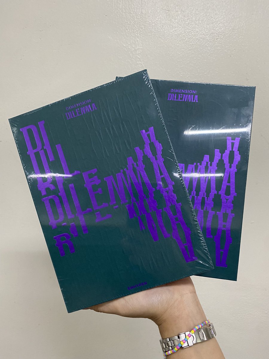 rikidescent's tweet photo. ꒰ wts lfb ph help rt ꒱

✿ enhypen sealed dimension dilemma scylla album

𓂋 350+lsf
𓂋 onhand
𓂋 1 pc left 
𓂋 your pref mod &amp; mop

: enhypen enha ph sealed dd album uns lf enhypen album merch https://t.co/xjEphdPJ2t
