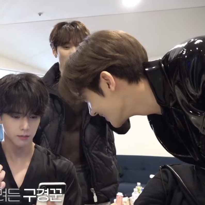 영후니가원하는컨셉
옆에서 웃고놀리고깨무느라
좃니 방해하는게 너무웃김..
하 도움0