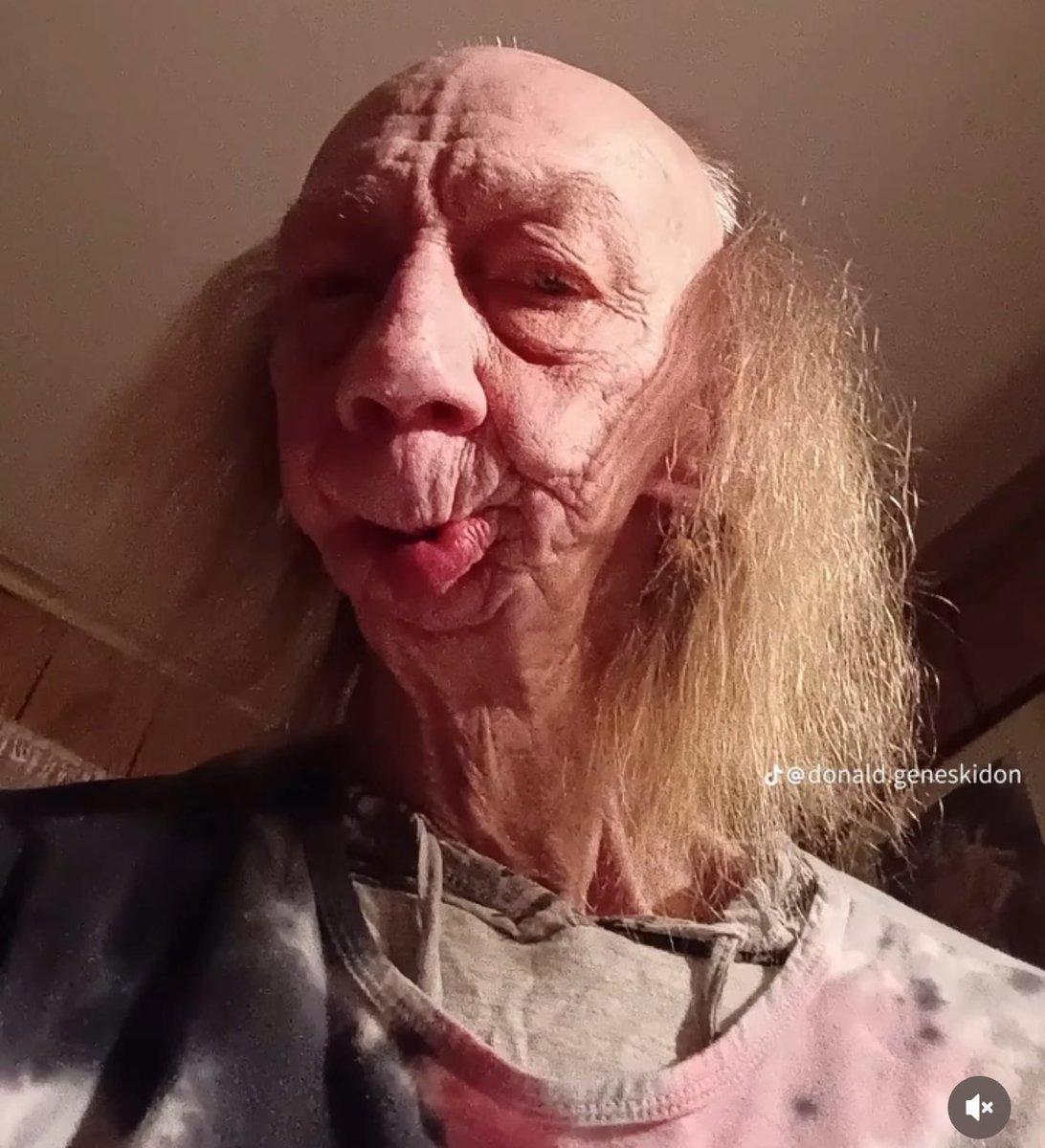 vin_deeznuts's tweet image. I think this is what @wigger means when he says he needs a true freak for #fishtank #fishtanklive