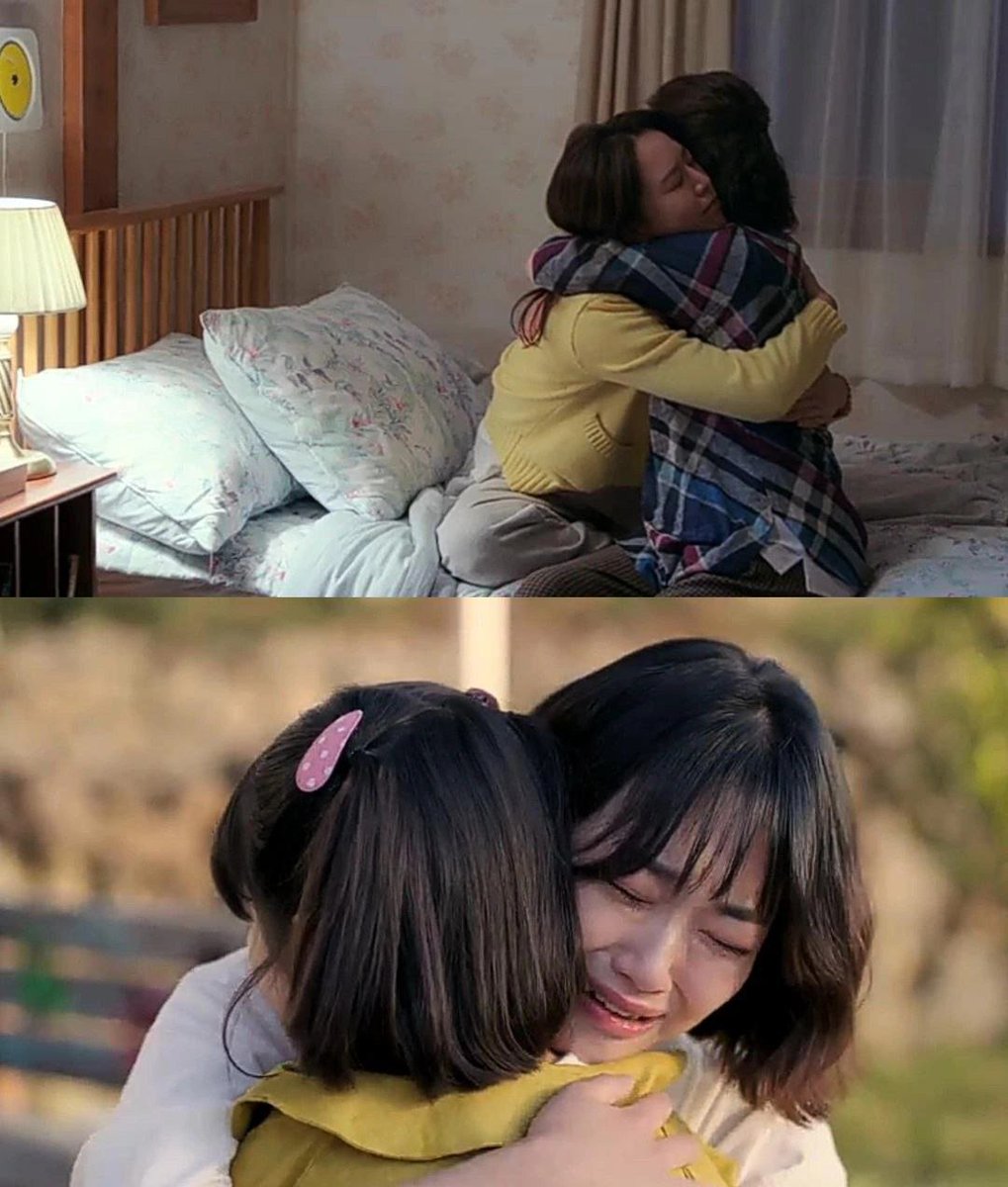 themomlearner's tweet photo. — Menilik konsep "connection" dalam hubungan ibu & anak di Welcome to Samdal-ri episode 12

Dari episode 1, aslinya banyak momen menyentuh perasaan. Tapi, episode 12 semalem tuh menurutku paling mengaduk-aduk perasaan sampai banjir air mata.😭

Yang kulihat sepanjang episode 12, connection antara ibu ke anak bagusss banget. 

Jadi di Positive Discipline tuh ada tool yang disebut Connection before Correction. Aslinya ini buat parenting ke usia anak-anak. Tapi, konsep pentingnya creating a connection itu tetap bertahan sampai ke usia dewasa.

Yuk, kita bahas!

(foto: sender kdrama_menfess)