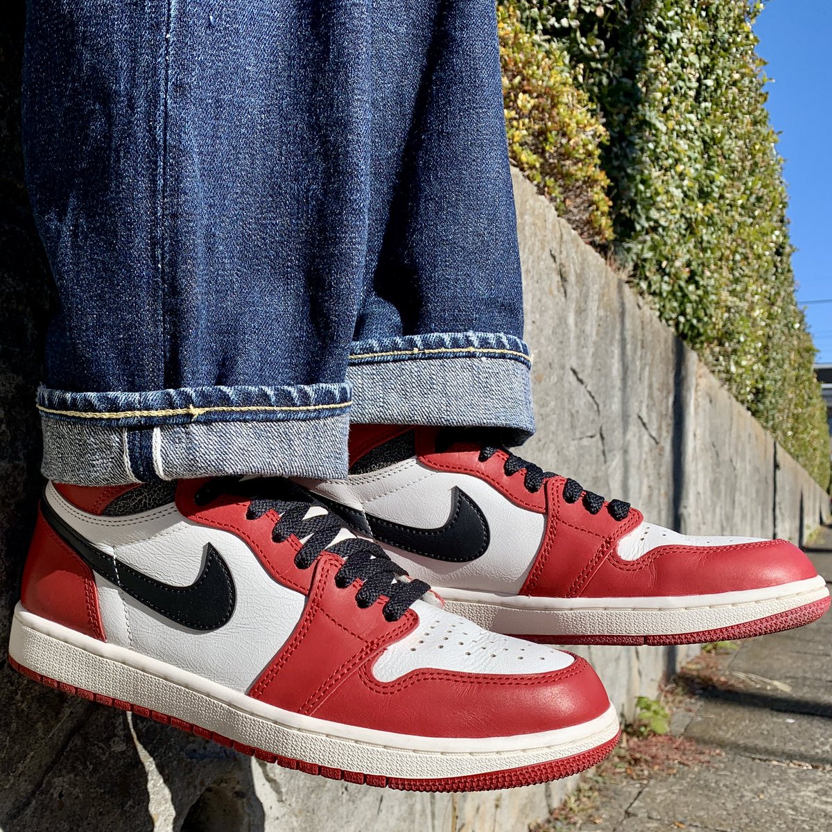 YossiyWear's tweet photo. #エアジョーダン1 #AirJordan1
久しぶりのシカゴ✨
ジーンズは #サムライジーンズ 311XX将門✨
#リアルマッコイズ のスウェットと #A2DeckJacket 着るほど寒いです😅
連休最終日、新しいスニーカーやアクセサリーをデザインして過ごしてます☺️ https://t.co/6HsII5j3uI