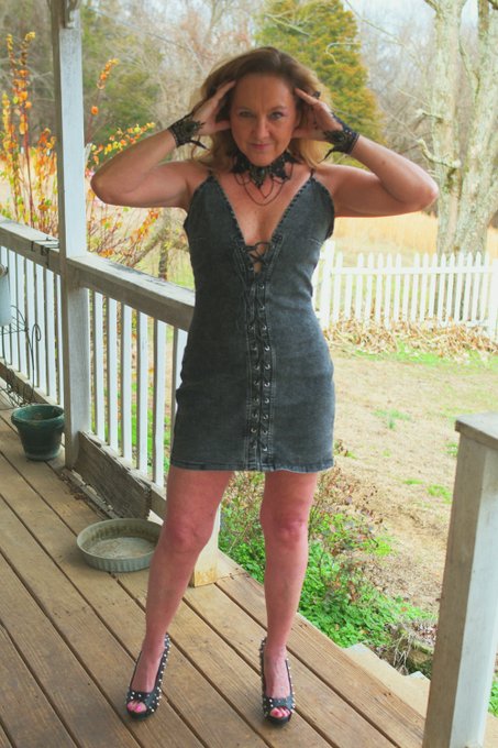 Here's a gift from @m_prestonto from my wish list. He got me the choker and slave rings and bracelets<a class="tags" target="_blank" title="On Twitter" href="/?out=eyJ0eXAiOiJKV1QiLCJhbGciOiJIUzUxMiJ9.eyJpYXQiOjE3MjA3NjY2MTcsImlzcyI6InR3cG9ybnN0YXJzLmNvbSIsIm5iZiI6MTcyMDc2NjYxNywiZXhwIjoxNzUyMzAyNjE3LCJyZWRpcmVjdF91cmwiOiJodHRwczovL3R3aXR0ZXIuY29tL21fcHJlc3RvbnRvIn0.YdYxgJEIA2Gr_ZZ21-gy6iISvgF-RoiAjlK1ITOXTl7u0WcWpb2IJithSTN49boLUaflMg14YcuyznVP-g4e_Q">@m_prestonto</a>