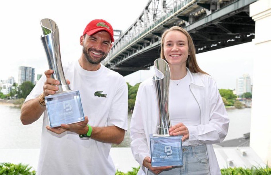 All smiles 😀🏆 @BrisbaneTennis @lenarybakina