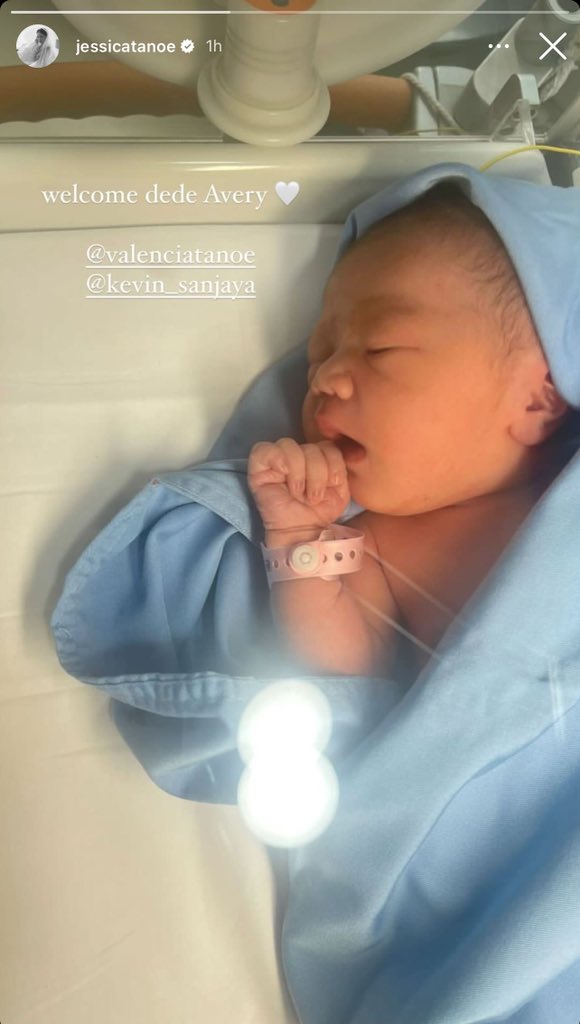 BadmintonTalk's tweet image. Congratulations to Kevin Sanjaya Sukamuljo and Valencia Herliani Tanoesoedibjo on the birth of their baby girl!

Selamat kepada Kevin dan Valencia atas kelahiran anak perempuannya.

Semoga keluarganya diberkahi dengan kebahagiaan dan kesehatan selalu.

📸: jessicatanoe (ig)