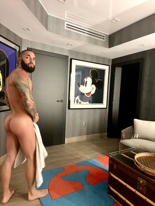 life imitates art https://t.co/HTSsfcrFjP