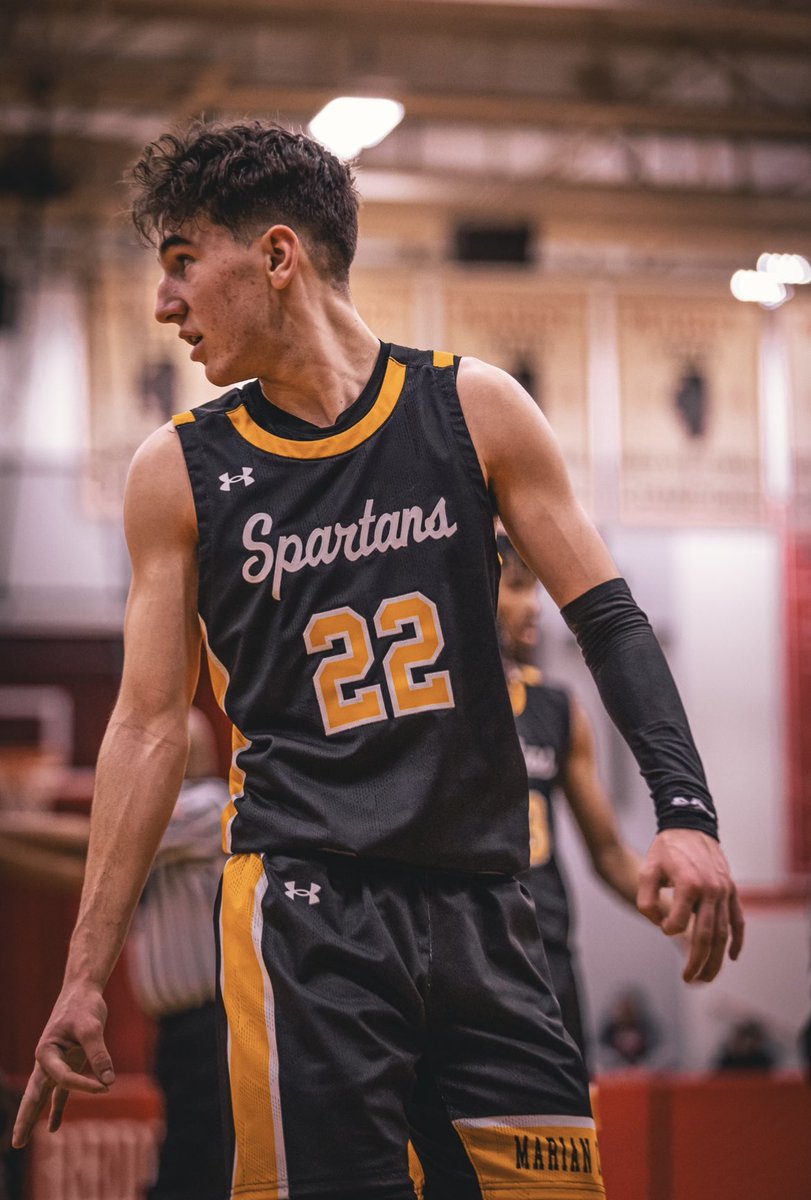 ZackSharkey22's tweet photo. Up right now studying film, trying to improve and perfect my body language and leading. Let’s make this second half of the season the best yet! https://t.co/M6bpELdEd6