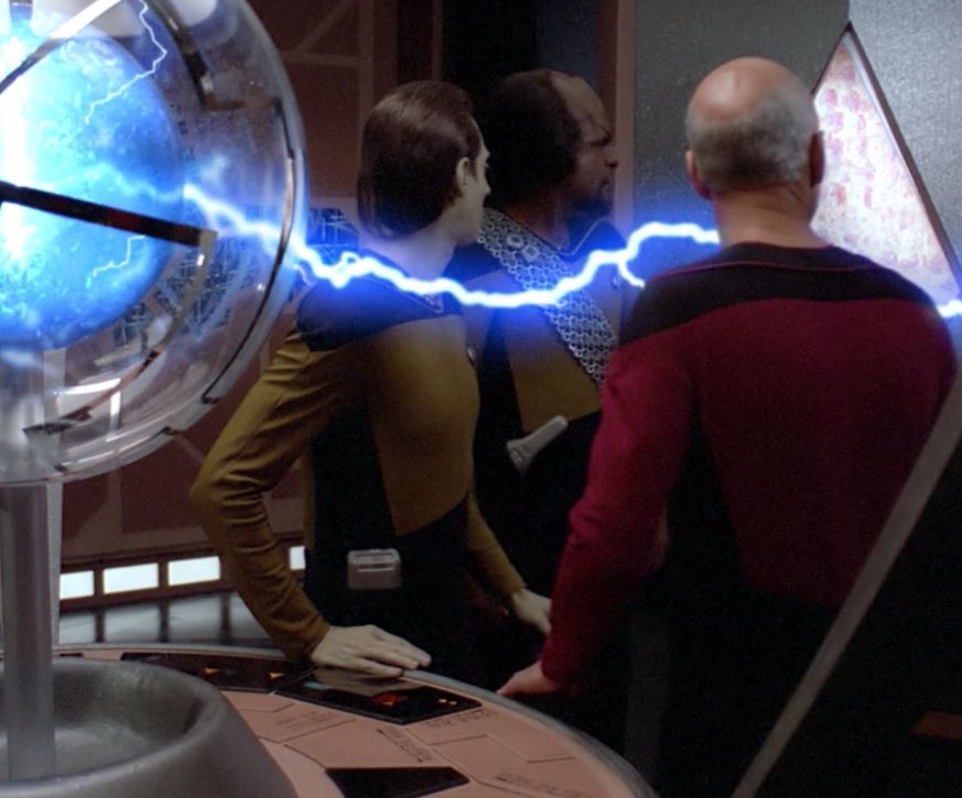 MadonnaOTS's tweet image. “Maybe it’s easy to reboot — oh. No.”
#TNGSunNight #TOSSatNight #HappyFunBall