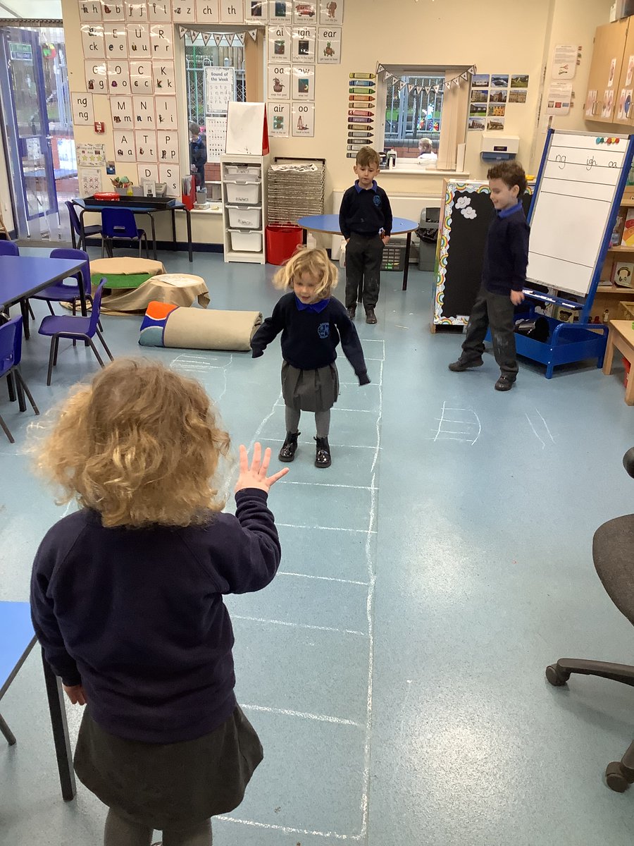 CaythorpeSchool's tweet photo. Children in #EYFS are working together to #subitise 0 to 5 using chalk and a hand drawn number track. #inspiringminds #nurturinghearts @WhiteRoseEd https://t.co/zoVwnhGa6K