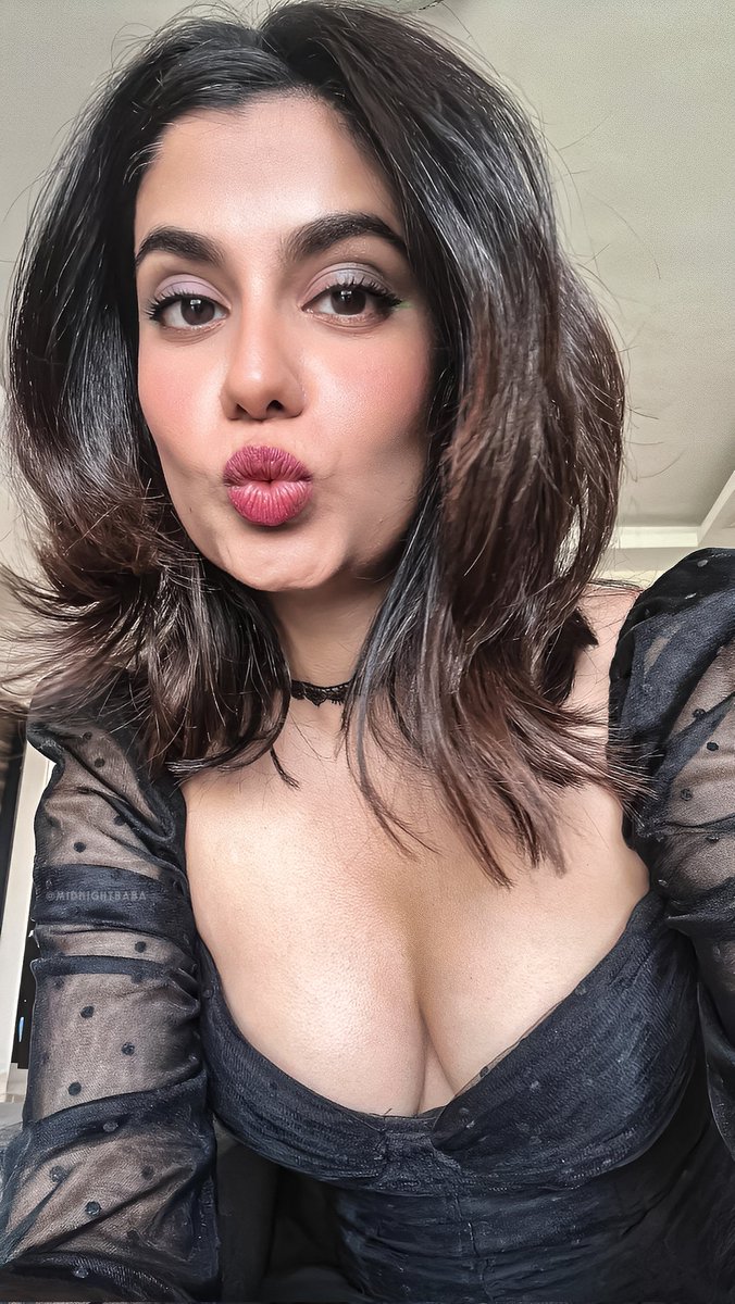 GDT-9a5boAAbHgc?format=jpg&name=medium