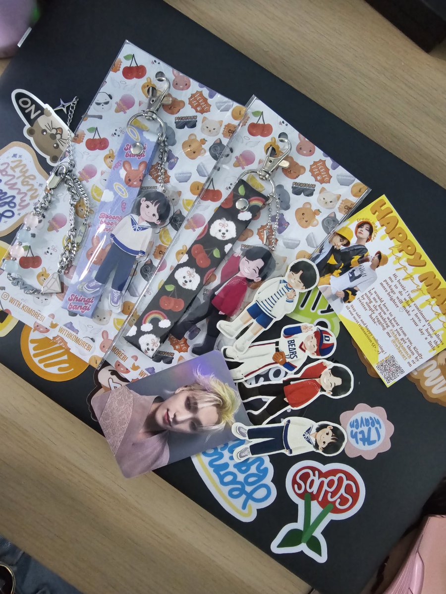 edniyoo_n's tweet photo. ※。.:*:・'°☆ #denbuys♡

My keyring straps and svt bracelet arrived!! Thank you soooo much @whgcart, these are soooo cute! Til next budol! #whgsalamuch ♪(´ε｀*) https://t.co/RjgPdwfHjP