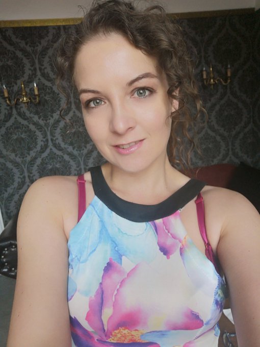 Coucou 👄  Bon lundi ! https://t.co/Qj2sHV5dFb