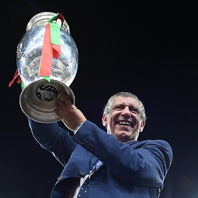 Herkese merhaba!

Beşiktaşımızın yeni teknik direktörü, Portekizli Fernando Santos'un kariyeri, teknik, taktik anlayışı ve oyun görüşü ile ilgili deneme yazımı okumak isteyenler buyursun:

RT ederseniz daha fazla Beşiktaşlı kardeşimize ulaşmış oluruz.