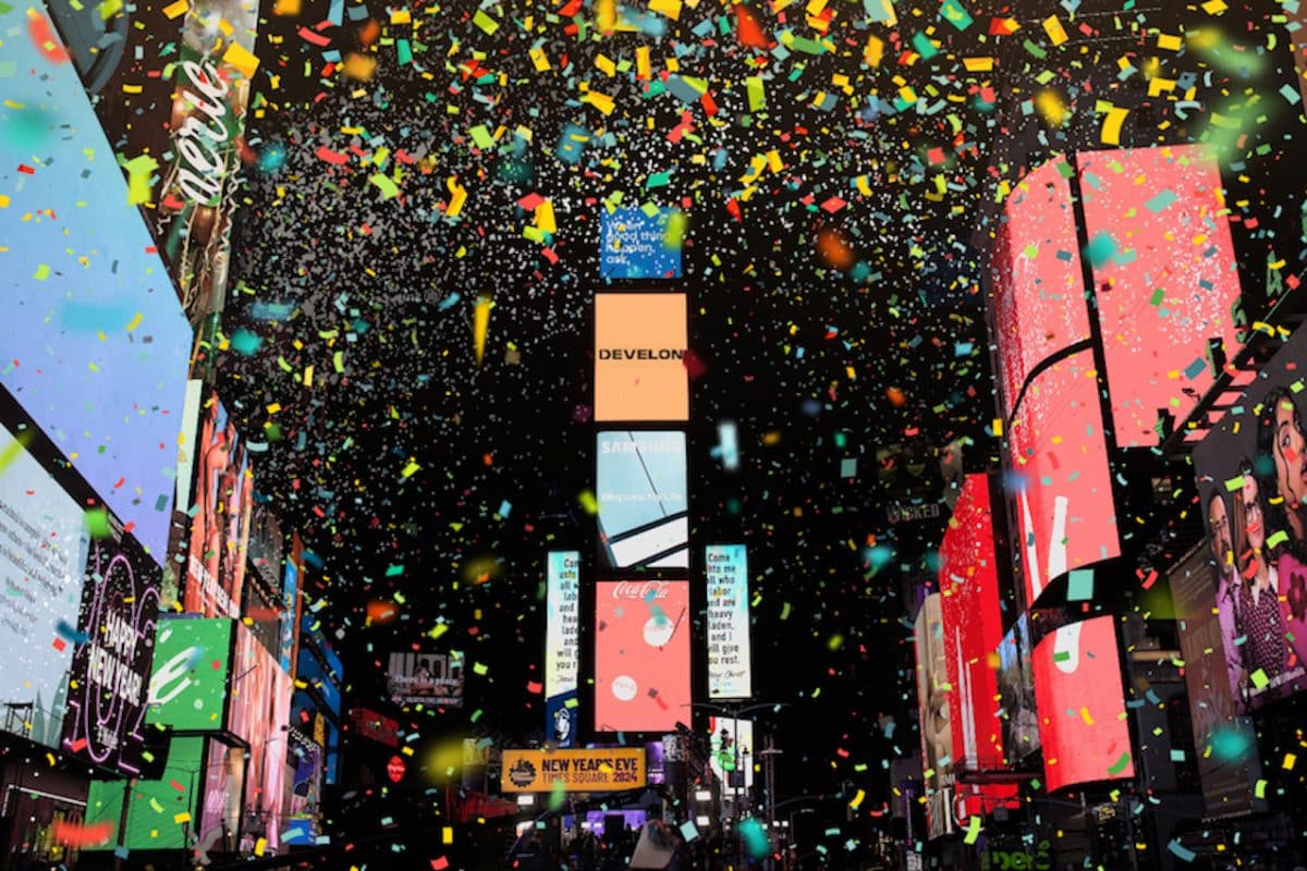 PMV_ME's tweet image. Develon brings in the New Year at Times Square, New York
Giant screen displays brand’s future excavator and Xite Transformation 

Read more: zurl.co/68Un 
@Develon Asia @HD Hyundai Infracore #develon #hdhyundaiinfracore #newyear2024 #newyork #constructionequipment