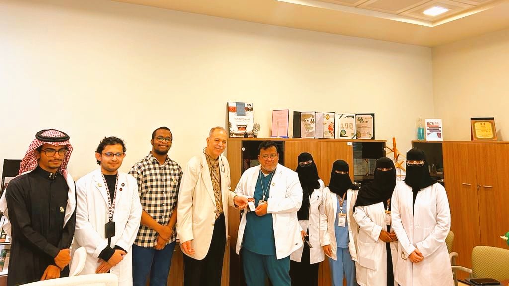 RazaSmjs's tweet image. It was my great pleasure to have Prof Saleh Aldasouqi, Professor of Medicine &amp;amp; Chief of Endocrinology &amp;amp; Metabolism, Michigan State University &amp;amp; a Poet in his own right, in my office. It was an honor to introduce our work. We highly appreciate his intetest and support to SMJS-MET
