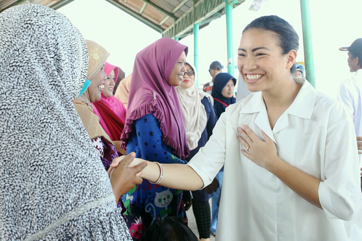 ari_martua's tweet photo. @ManaluT22025 Iya nih tidak hanya Pak Prabowo, Kak Sara pun menerapkan dan konsisten sampai sekarang untuk melayani rakyat sejak tahun 2019. 

ALL IN PRABOWO ✌🏾🤘🏾🫰🏾

PRABOWO - GIBRAN… Indonesia Maju
RSD… Menang https://t.co/u2y0G48zfM