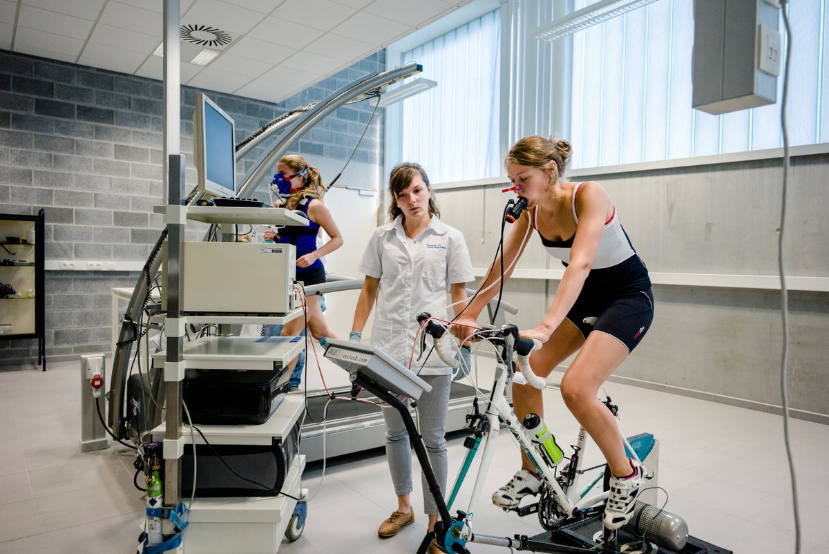 !! We have a NEW full-time tenure-track professor vacancy in Exercise Physiology and Sport Nutrition in our team at @ugent 🇧🇪!! Great research facilities and colleagues 😉 ☝️DM for more info 🖊️Apply by Feb, 23 📢Please RT! jobs.ugent.be/job/Ghent-Prof…