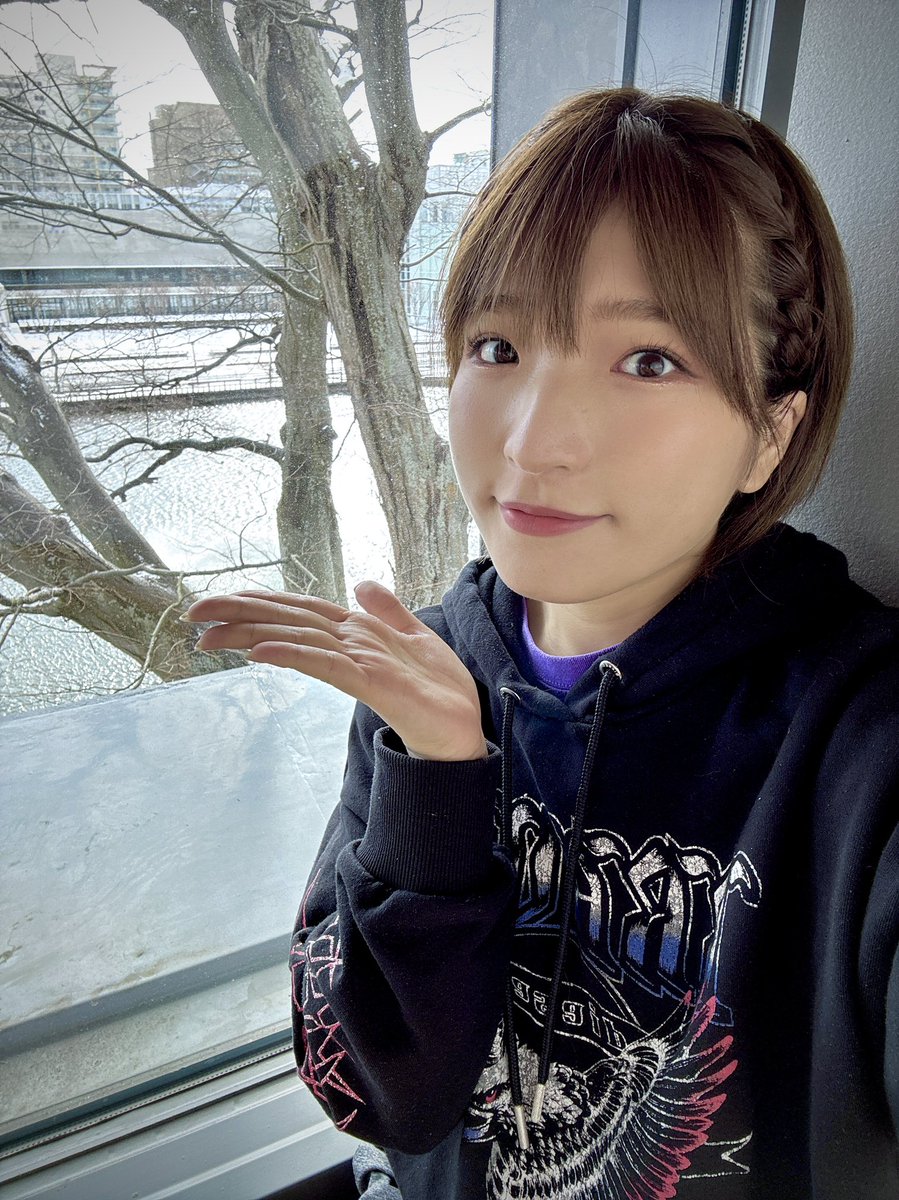 arikachin's tweet photo. #迷作劇場
2024年の仕事始め！
仙台&amp;秋田公演🌟
ご来場下さった皆様ありがとうございました✨盛り上がりましたね🎵
最近悲しいニュースばかりで落ち込む毎日だったのでお客さまの笑顔を見れて嬉しかった😭

劇場のロビーから雪景色が見えてわくわくしました☃️
今週末は佐賀&amp;宮崎公演！お待ちしてます💓 https://t.co/ib7gDBjUYW