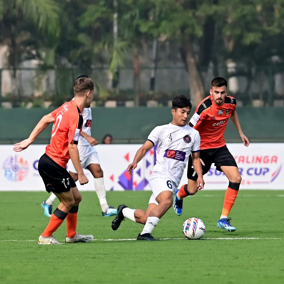 Moments from the First Half. 📸 #abkhelegarajasthan 🦾 #indianfootball ⚽ #RUFC ⭐ #DesertWarriors ⚔️ #SuperCup 🏆