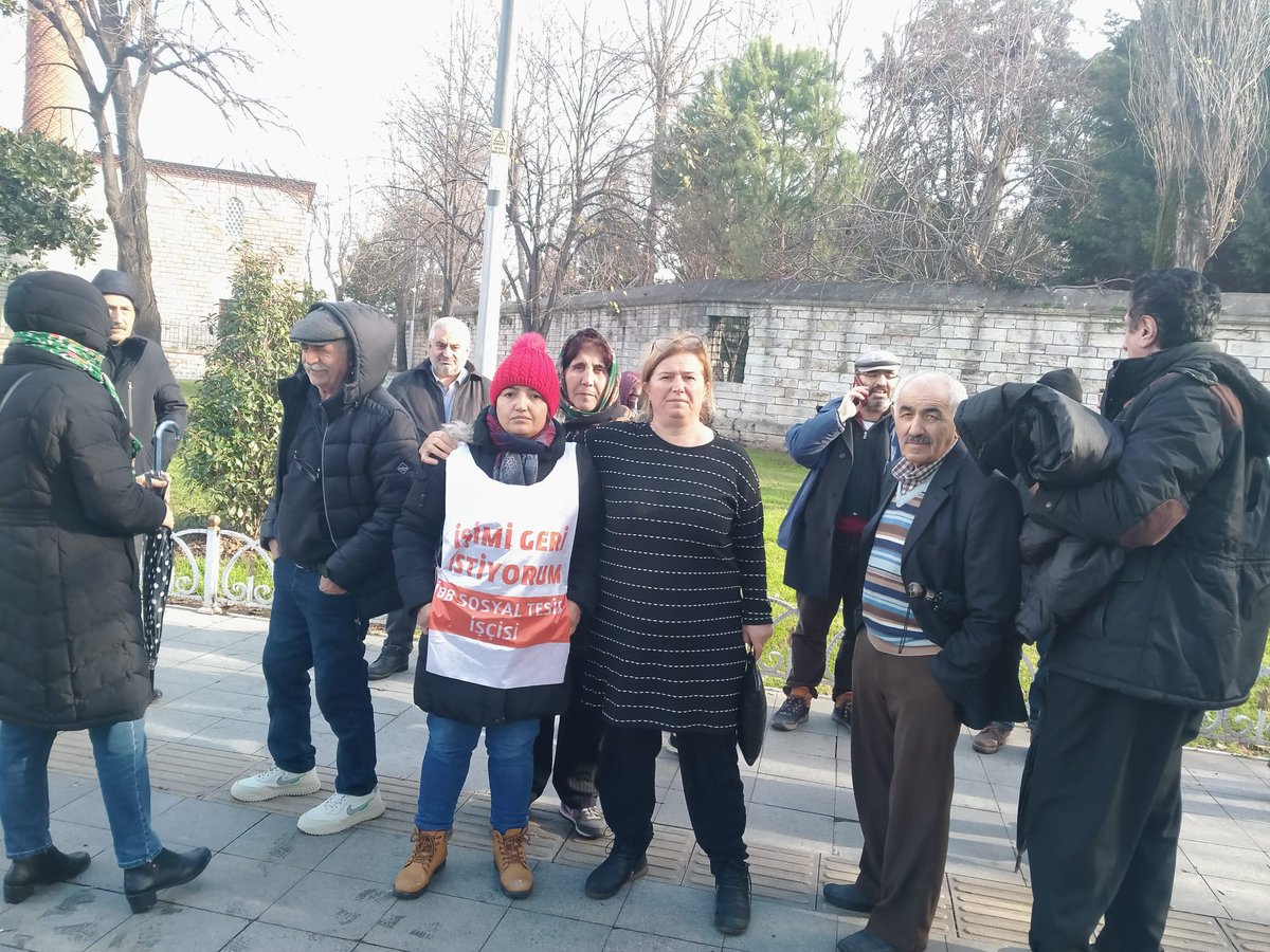 tabibturkiye's tweet photo. Haksız yere isten atılan Tülay Çal, direnişinin 63. gününde İBB yöneticilerine seslendi. 

"Ben tekim diye, yalnız başıma bir kadınım diye, tek başına bir emekçiyi yoka sayarak, görmezden gelerek, kulaklarını tıkayarak beni yok sayamazlar. Ben haksızlığa uğrayan bir işçiyim. İşime geri dönene kadar mücadeleye devam edeceğim."

@DirenisciTulay @istanbulbld @ekrem_imamoglu @dk_imamoglu @gamzetascier @eczozgurozel @ozgurcelikchp @TARIKBALYALI @ulkusakalar 

#İBBdeDirenişVar