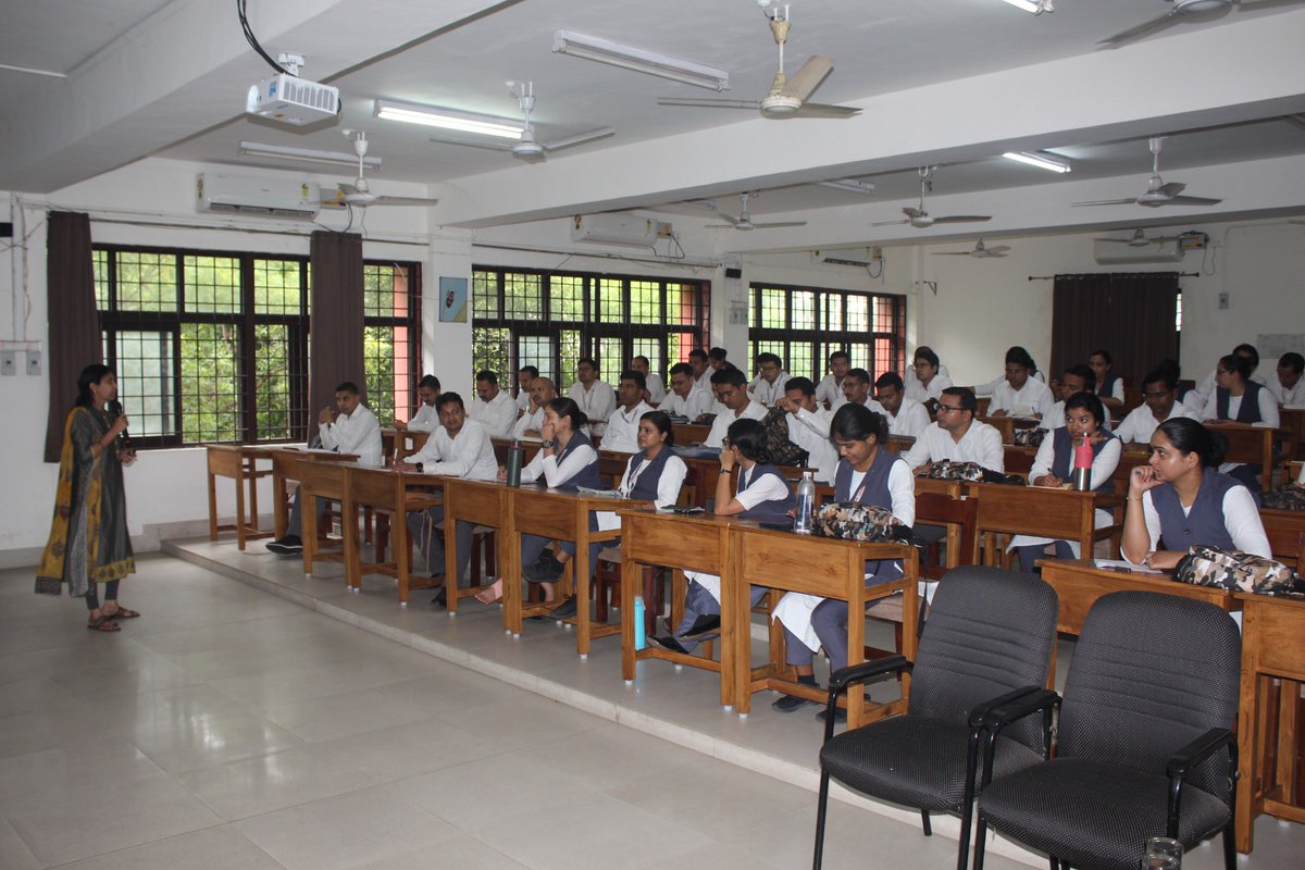 casfoscbe's tweet photo. On 06th Jan 2024, Guest lecture on “HRD- Special Module on Communication Skills” has been delivered by Dr. Ambika Sitaraman & Team, Silver Tongue at CASFOS, Coimbatore for SFS 2022-2024 (I) Batch .
#sfs #casfos #guestlecture #humanresource #classroom #training https://t.co/Fmw9972XNc
