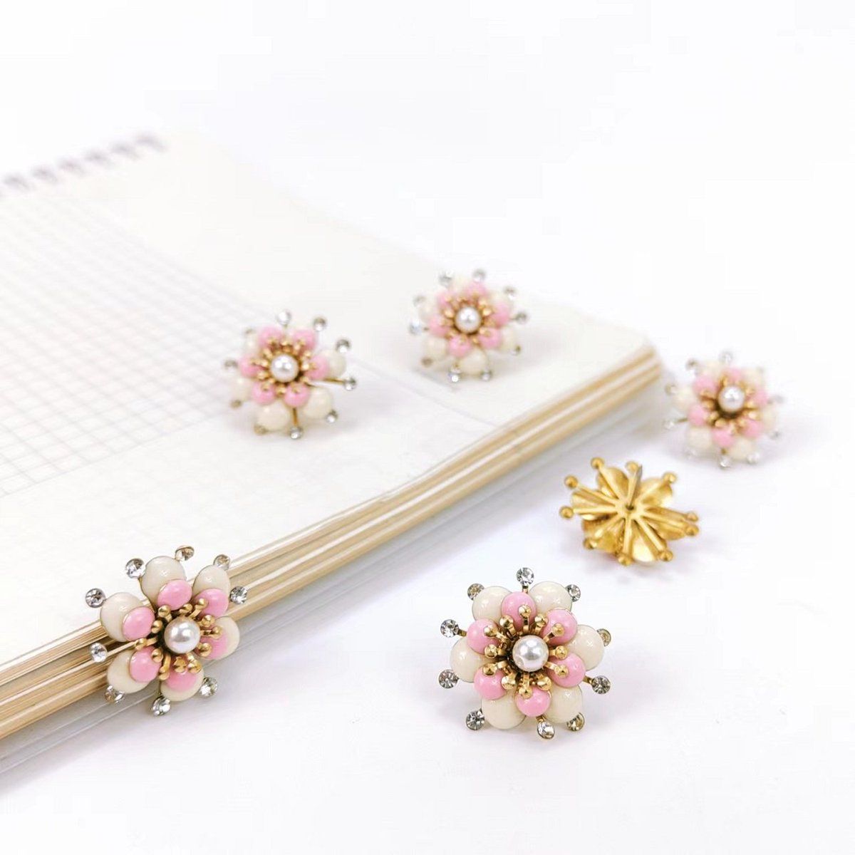 Metal Creativity Push pins

at david@faxgroup.cn
by FAX STATIONERY