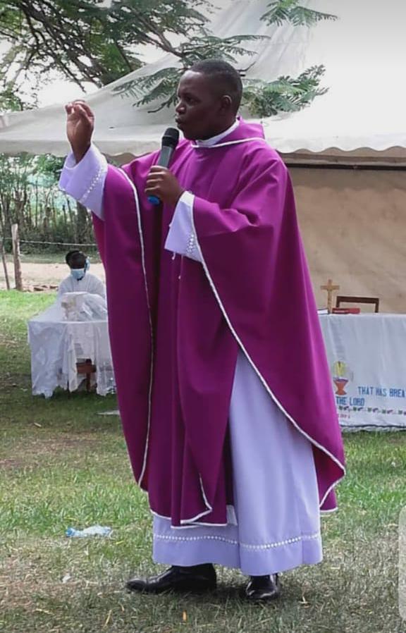 KaseseVC's tweet photo. Let's leave the game Nostalgia be! Today we crush on our Centre player; Rev. Ft. Augustin Byamukama. We feel your presence in and out plus your complete our eco-system.π«
#KMVCMCM
#KaseseOpen2024 https://t.co/BU1EIgNsfm