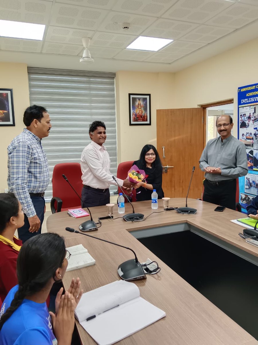 JyotiVigyan's tweet photo. Honored to have the esteemed Dr. Vandana Singh (Head, WISE-KIRAN Division, DST) at NVS RO Hyderabad. A warm welcome extended by Sh. T. Gopalakrishna (DC, RO Hyd &amp; Project Coordinator, VJ). She discussed the advancement of #VigyanJyoti and its impact on empowering girls in #STEM. https://t.co/GzOACbHGFD