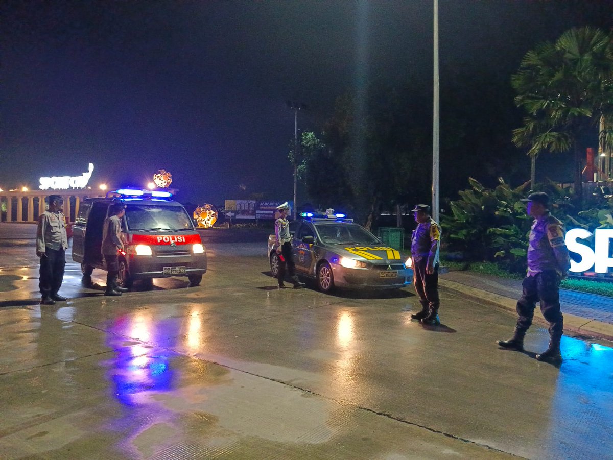 humas_timur's tweet photo. Patroli kewilayahan Polsek Cikarang Timur https://t.co/TPFoVkKHuv