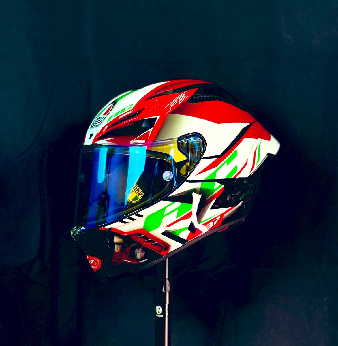 shin_abe's tweet photo. 2024 MV Agusta helmet Uploaded!!
https://t.co/fSsi5mDwJa https://t.co/ohq6XkwwBw