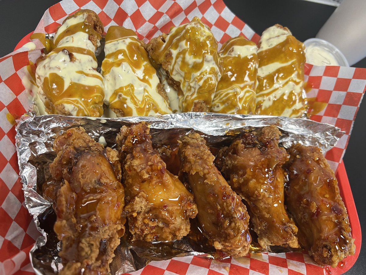 Wayne's Wings tweet media