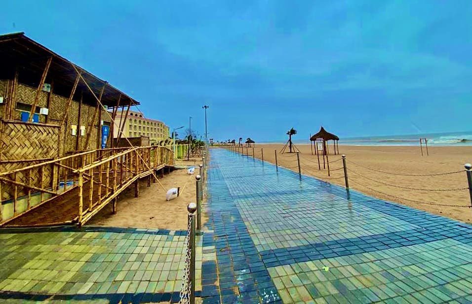 devasissarangi's tweet image. This is not Maldives nor is this Lakshadweep (which PM visited recently); 

this is the #BlueFlag Golden beach 🏝️ at #Puri , #Odisha 

easily reachable by rail, road and air 

affordable &amp;amp; pocket friendly to spend a lifetime 🙏😎