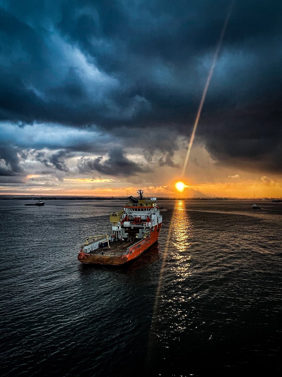 ROVplanet's tweet photo. Ocean Installer in Consortium with Oceaneering have been Awarded a Significant Contract from TotalEnergies EP Angola
#OceanInstaller @Oceaneering @TotalEnergies #angola #fpso #subsea #newcontract #offshore
https://t.co/vKxKB8BMcy https://t.co/PmujSBYTwP
