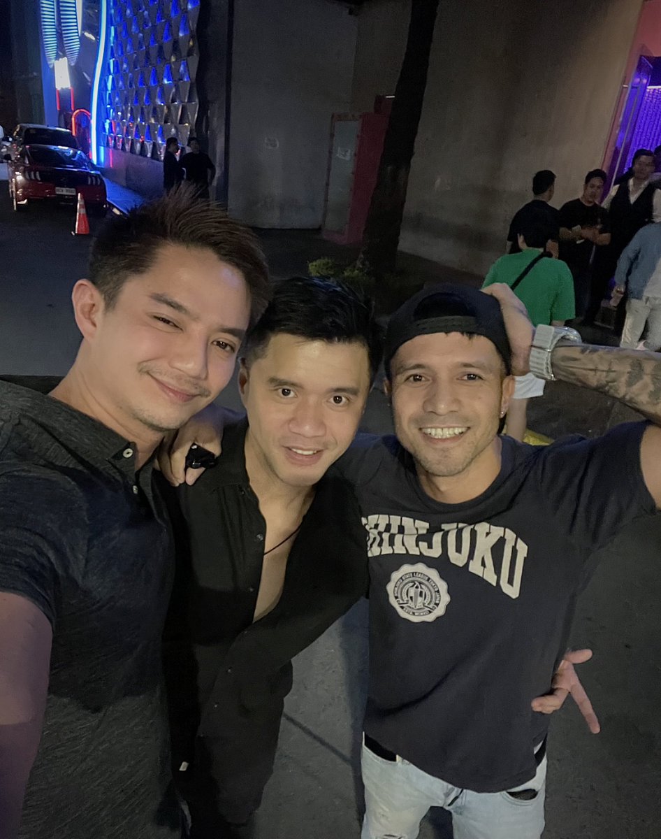 JustinLladoc's tweet photo. rebel trí
@Mr_Suazo
🥌
#onceamonth https://t.co/MTEaQHFY48