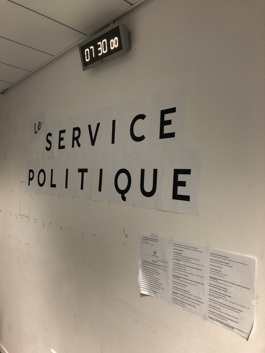 thomassoulie's tweet photo. Prêt pour le remaniement (ou autre chose) ⏰ https://t.co/q1TR3TRvIW