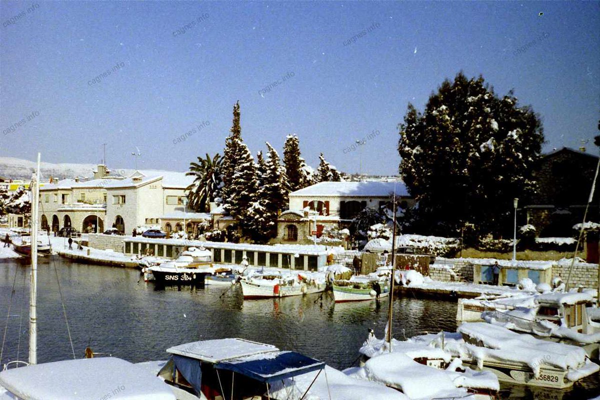Souvenir ! le port du Cros de #cagnessurmer sous la neige le 8 janvier 1985