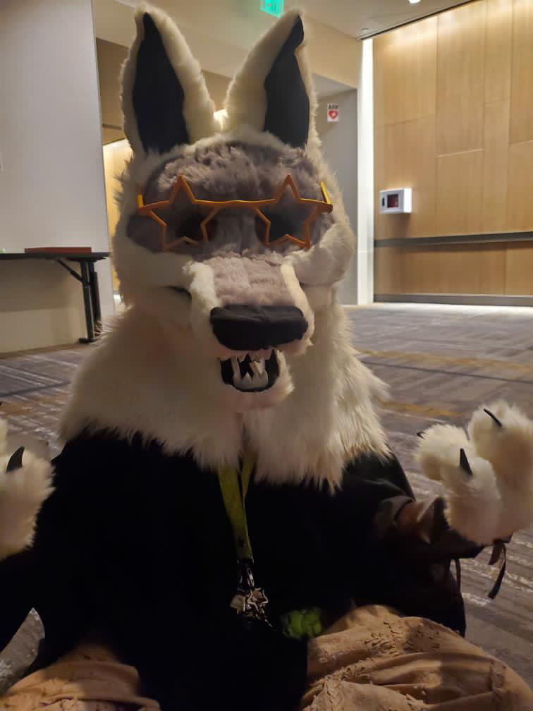 Death Wolf is rocking out 

#anthronw6