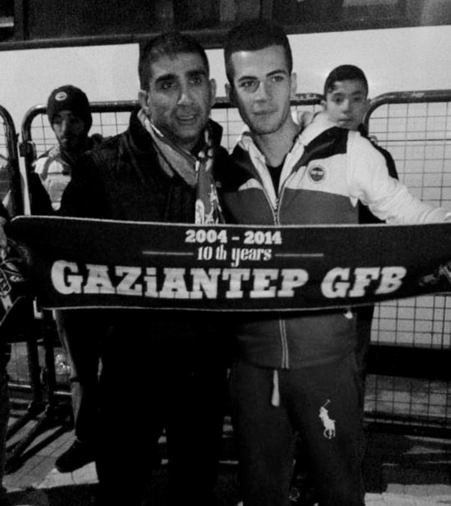 gencfborg's tweet photo. KAHRAMANLAR CAN VERİR YURDU YAŞATMAK İÇİN! 

Kahraman şehidimiz Erol Yanık'ı şehadetinin dördüncü yıldönümünde özlem ve rahmetle anıyoruz.  #ErolYanık https://t.co/E1aPpRrUvK