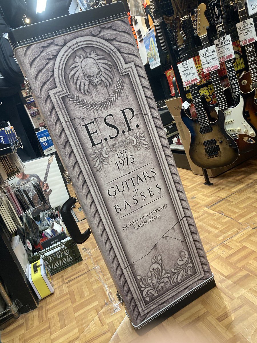 こちらがKH-WZとKH DEMONOLOGYに付属するTOMBSTONEハードケース